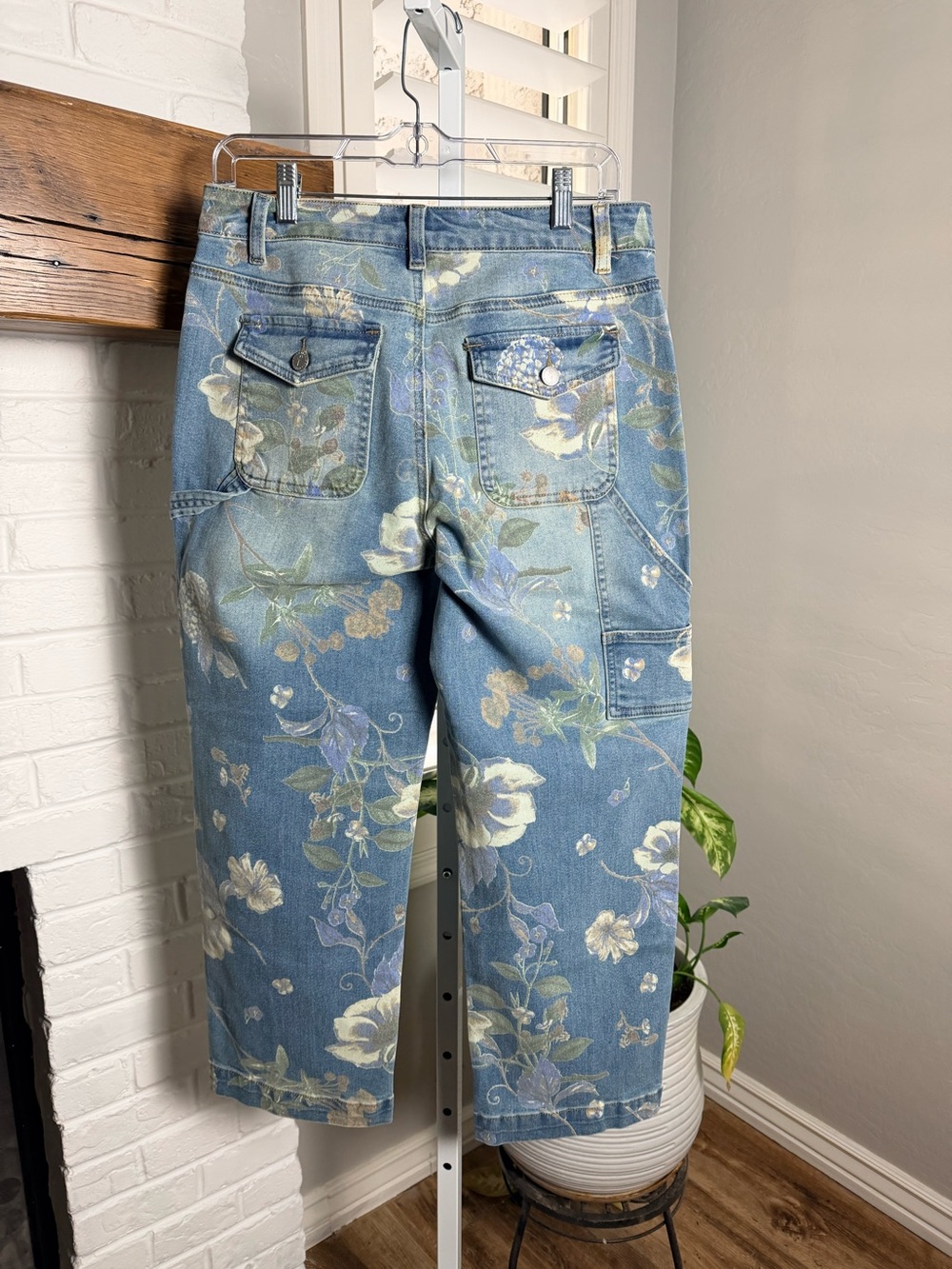 Flamingals Flap Pocket Floral High Waist Barrel Leg Carpenter Jeans - Picture 6 of 8